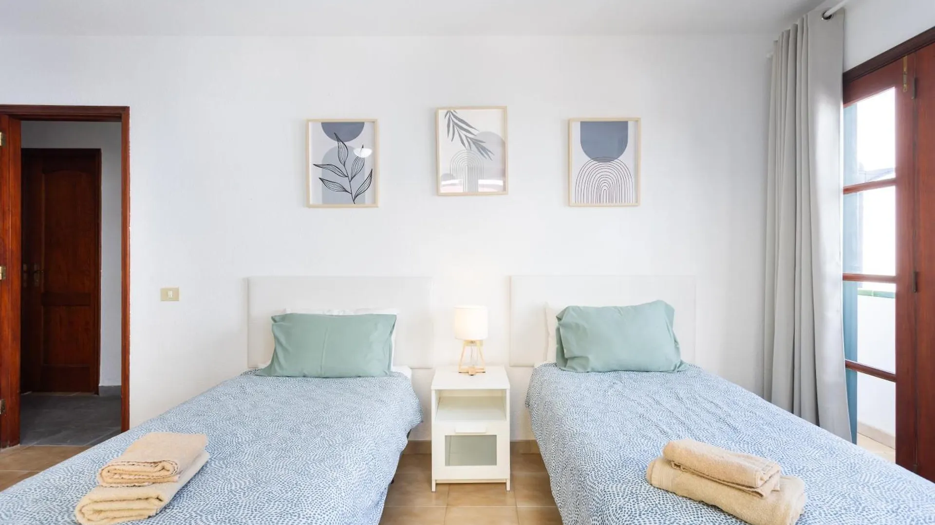 Home2Book Stylish Apt, Near Los Cristianos Beach Arona  Spanje