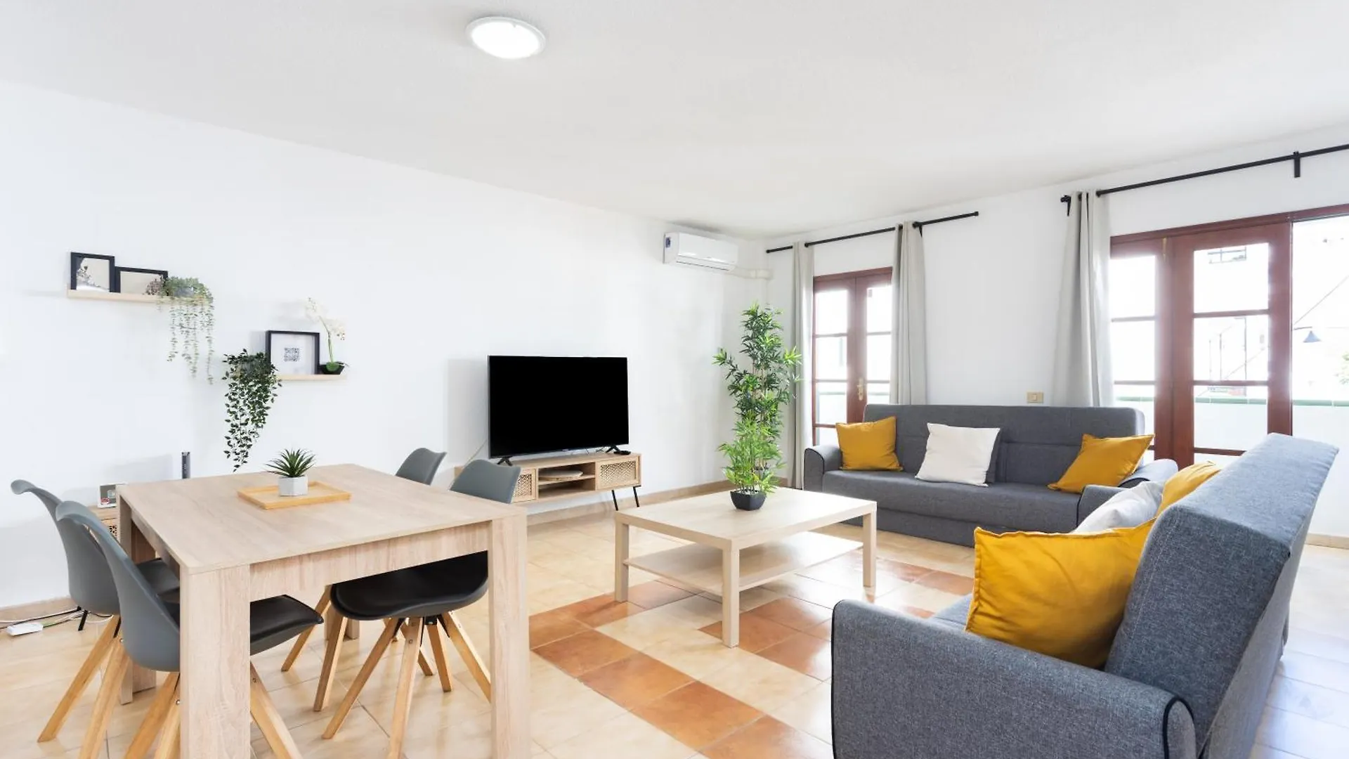 Home2Book Stylish Apt, Near Los Cristianos Beach Arona